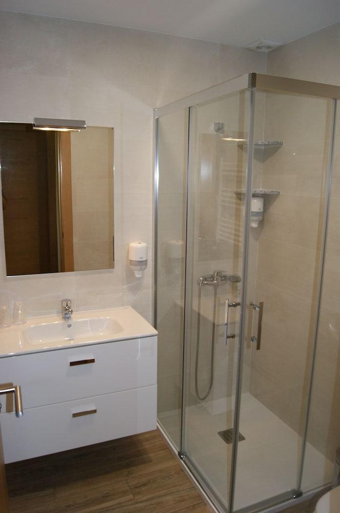 Apartamentos Camin De Pelayo Las Rozas Екстериор снимка